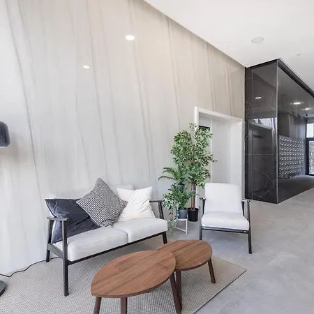 Skyline 10 Pool And Parking Free Appartement *