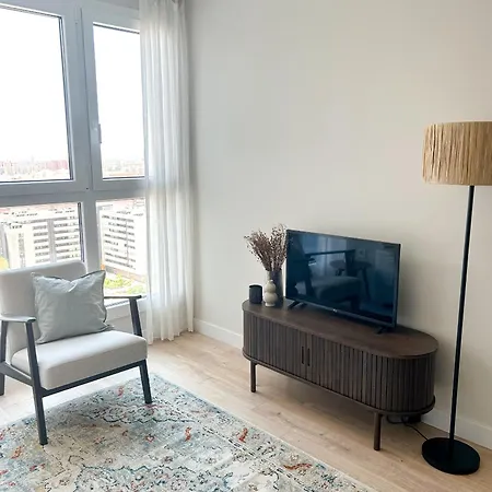 Skyline 10 Pool And Parking Free Appartement *
